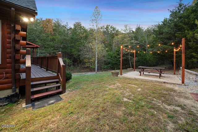2594 Windfall Estates Drive, Sevierville, TN 37876