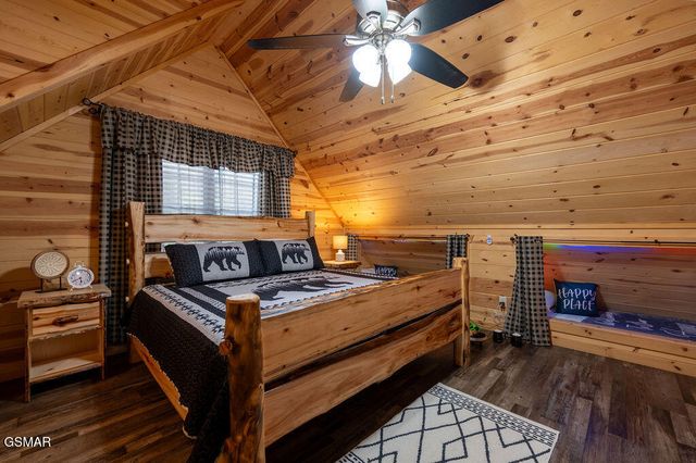 2594 Windfall Estates Drive, Sevierville, TN 37876