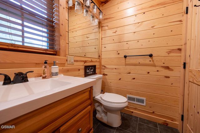 2594 Windfall Estates Drive, Sevierville, TN 37876