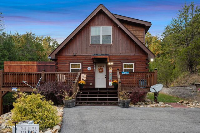 2594 Windfall Estates Drive, Sevierville, TN 37876