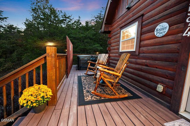 2594 Windfall Estates Drive, Sevierville, TN 37876