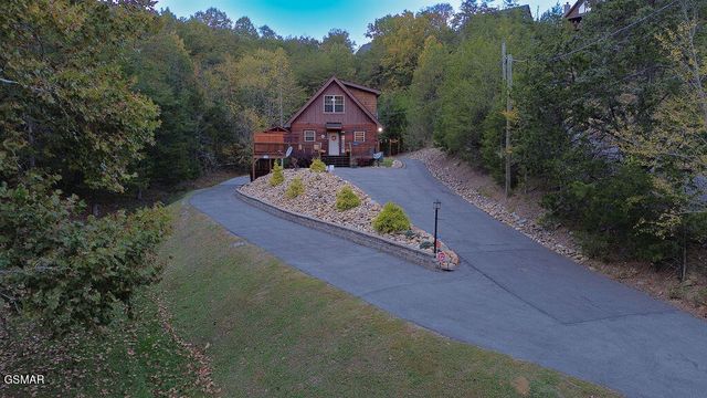 2594 Windfall Estates Drive, Sevierville, TN 37876