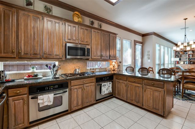 5228 Westshire Lane, Dallas, TX 75287