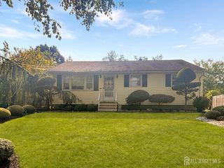 20 Ruby Court, Piscataway, NJ 08854