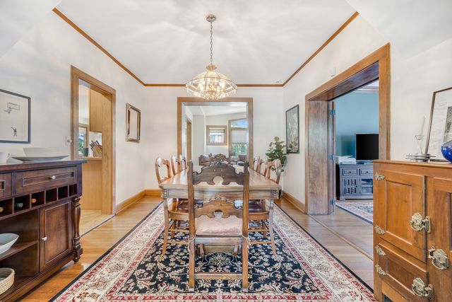 10555 S Seeley Avenue, Chicago, IL 60643