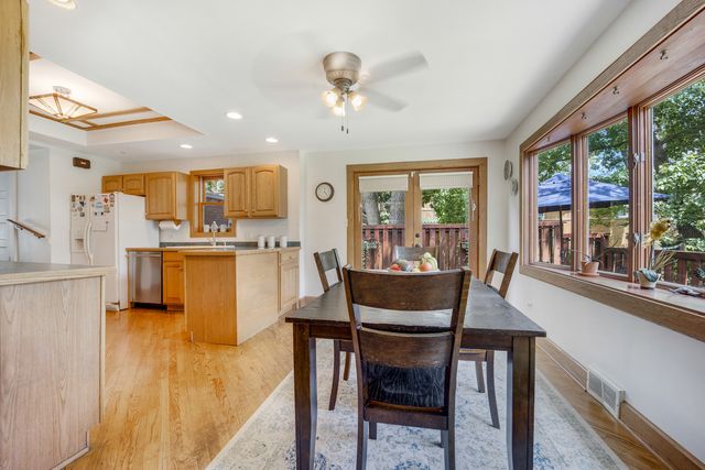10555 S Seeley Avenue, Chicago, IL 60643