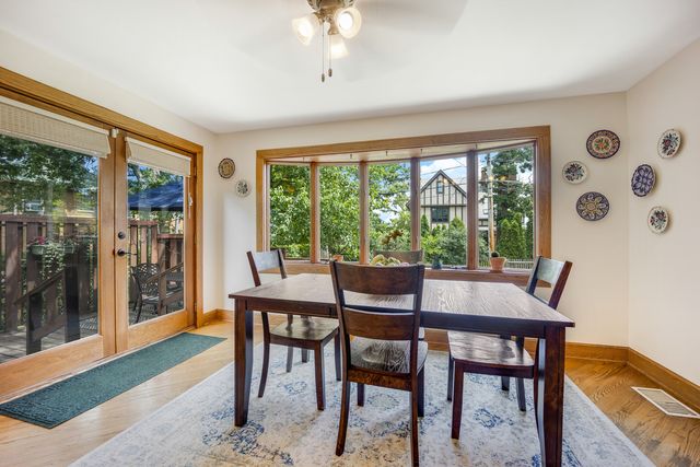 10555 S Seeley Avenue, Chicago, IL 60643