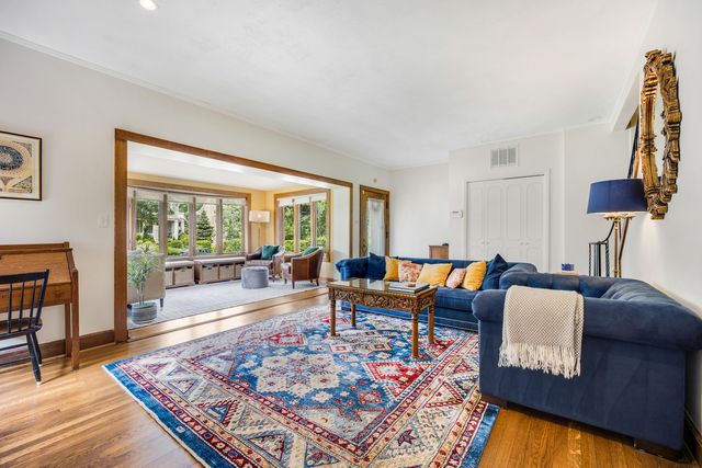 10555 S Seeley Avenue, Chicago, IL 60643