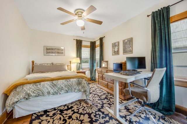 10555 S Seeley Avenue, Chicago, IL 60643