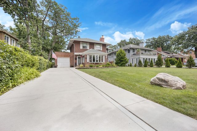 10555 S Seeley Avenue, Chicago, IL 60643