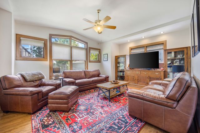 10555 S Seeley Avenue, Chicago, IL 60643