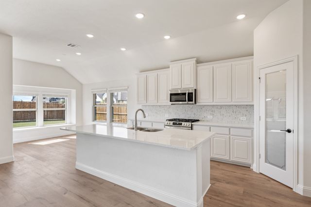 200 Sweetwater Drive, Commerce, TX 75428