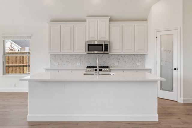200 Sweetwater Drive, Commerce, TX 75428