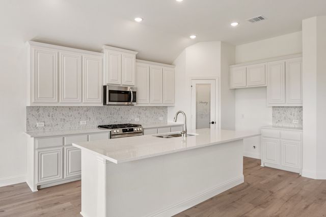 200 Sweetwater Drive, Commerce, TX 75428