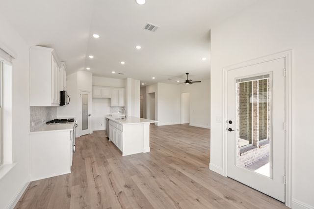 200 Sweetwater Drive, Commerce, TX 75428