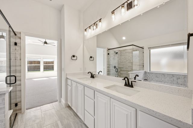 200 Sweetwater Drive, Commerce, TX 75428