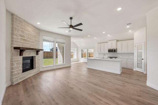 200 Sweetwater Drive, Commerce, TX 75428