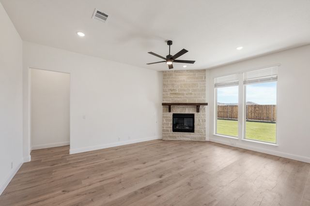 200 Sweetwater Drive, Commerce, TX 75428