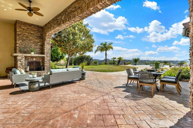 14425 Cheyenne Trl, Poway, CA 92064