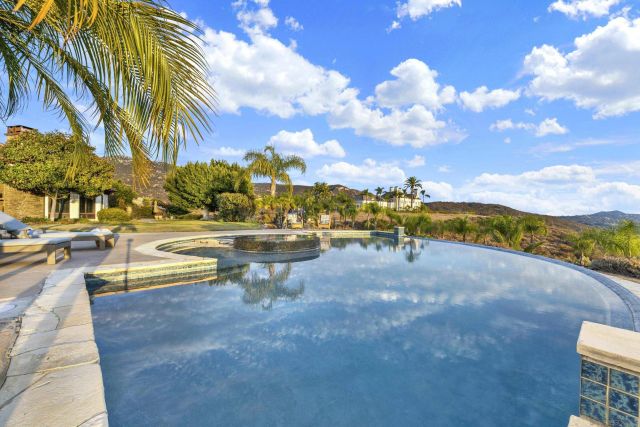 14425 Cheyenne Trl, Poway, CA 92064