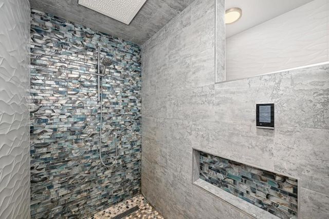 26138 Jesmond Dene Rd, Escondido, CA 92026