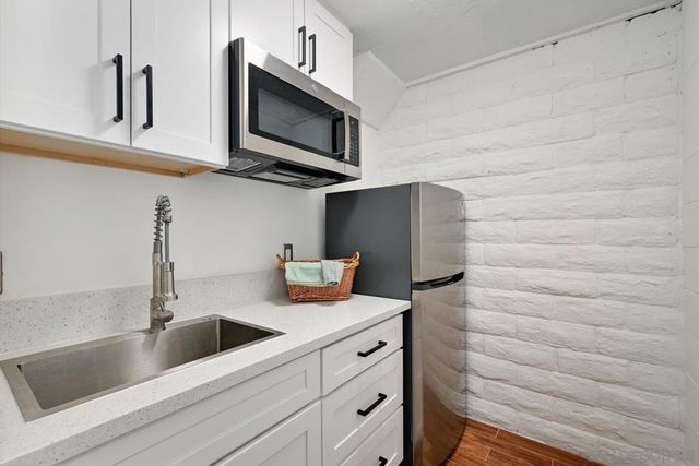 26138 Jesmond Dene Rd, Escondido, CA 92026