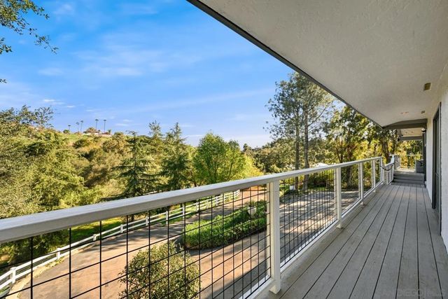 26138 Jesmond Dene Rd, Escondido, CA 92026