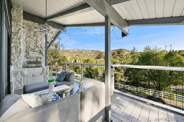 26138 Jesmond Dene Rd, Escondido, CA 92026