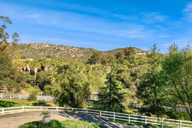 26138 Jesmond Dene Rd, Escondido, CA 92026