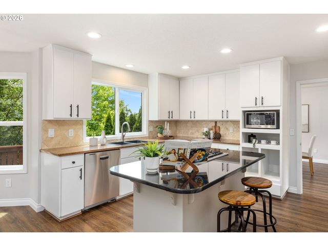 16016 Sw WESTMINSTER Dr, Portland, OR 97224