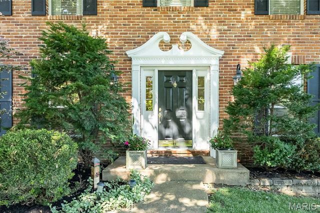 173 Hickory Tree Court, Ballwin, MO 63011