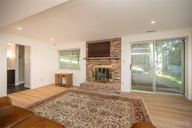 173 Hickory Tree Court, Ballwin, MO 63011