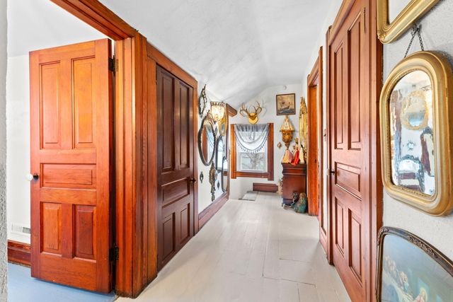 79 Budlong Street, Hillsdale, MI 49242