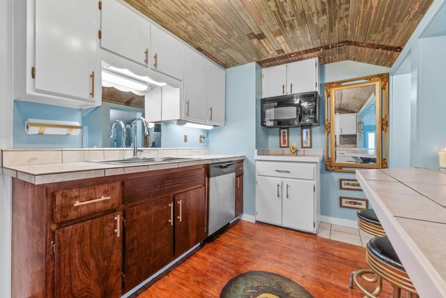 79 Budlong Street, Hillsdale, MI 49242