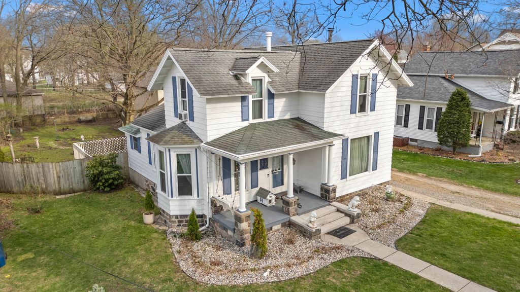 79 Budlong Street, Hillsdale, MI 49242