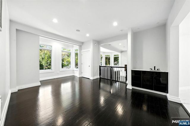 108 Lafayette Ave, Passaic, NJ 07055