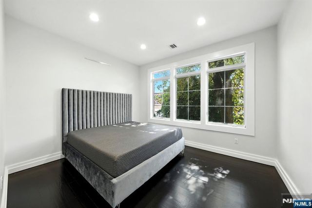 108 Lafayette Ave, Passaic, NJ 07055