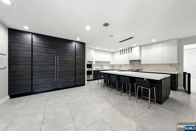 108 Lafayette Ave, Passaic, NJ 07055