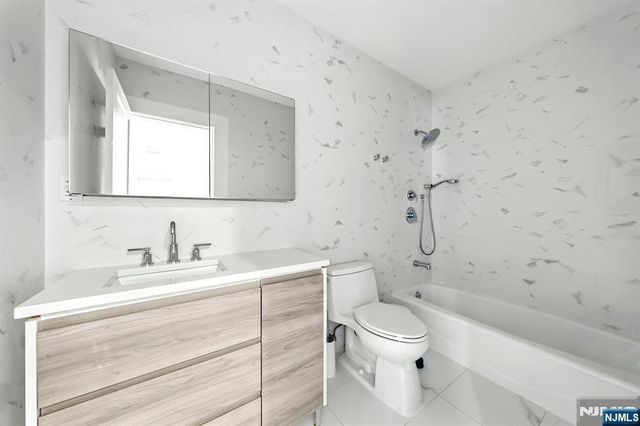 108 Lafayette Ave, Passaic, NJ 07055