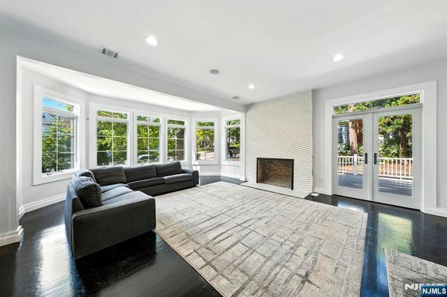 108 Lafayette Ave, Passaic, NJ 07055