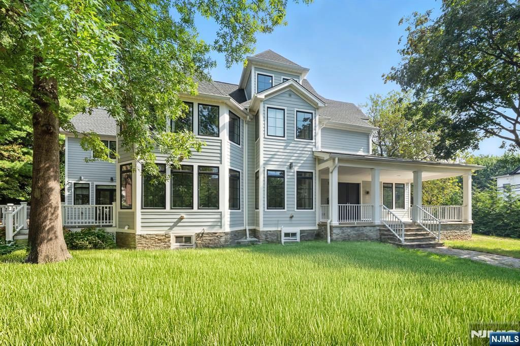 108 Lafayette Ave, Passaic, NJ 07055