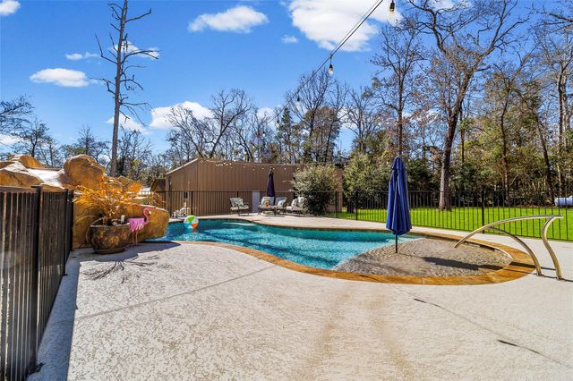 431 Ridgewood Drive, Shepherd, TX 77371