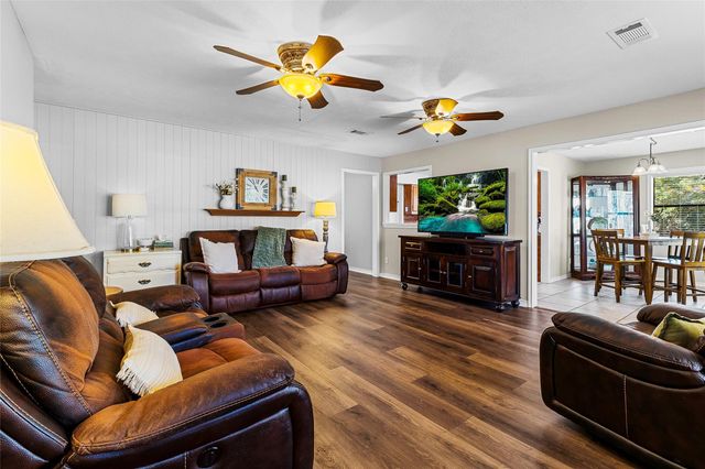 431 Ridgewood Drive, Shepherd, TX 77371