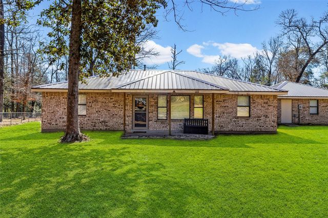 431 Ridgewood Drive, Shepherd, TX 77371