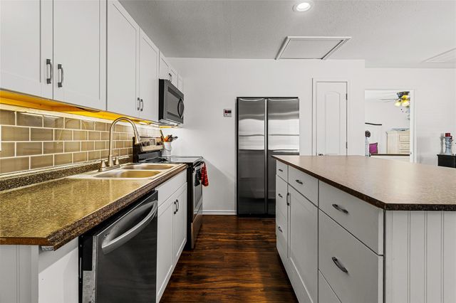 431 Ridgewood Drive, Shepherd, TX 77371