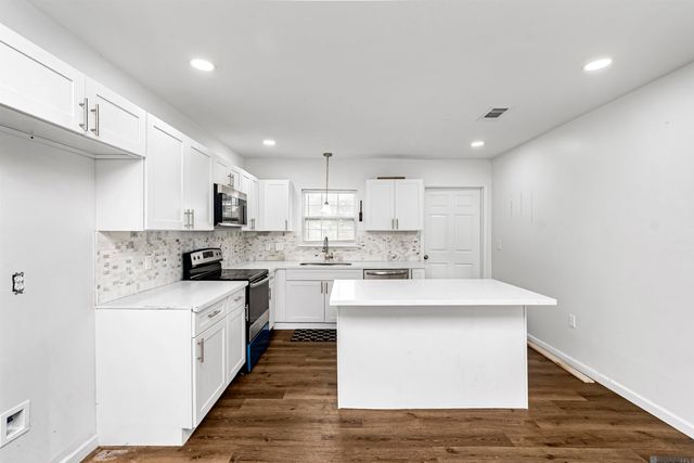 3548 Fairwoods Dr, Baton Rouge, LA 70805