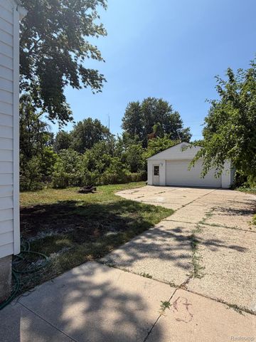 29295 Hillview Street, Roseville, MI 48066