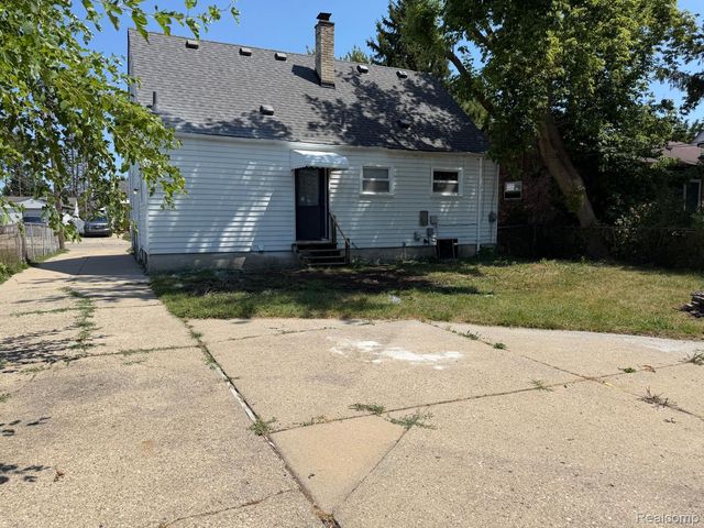 29295 Hillview Street, Roseville, MI 48066