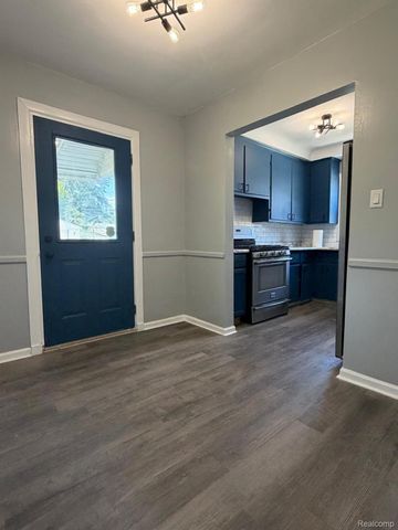 29295 Hillview Street, Roseville, MI 48066