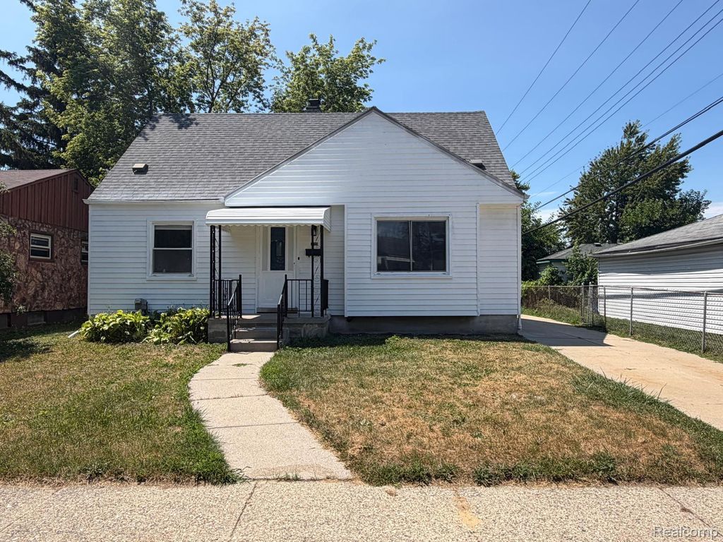 29295 Hillview Street, Roseville, MI 48066
